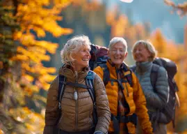 Randonnée pour seniors célibataires : rencontres et aventures en plein air