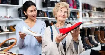 Comment bien choisir ses chaussures de marche pour les seniors ?